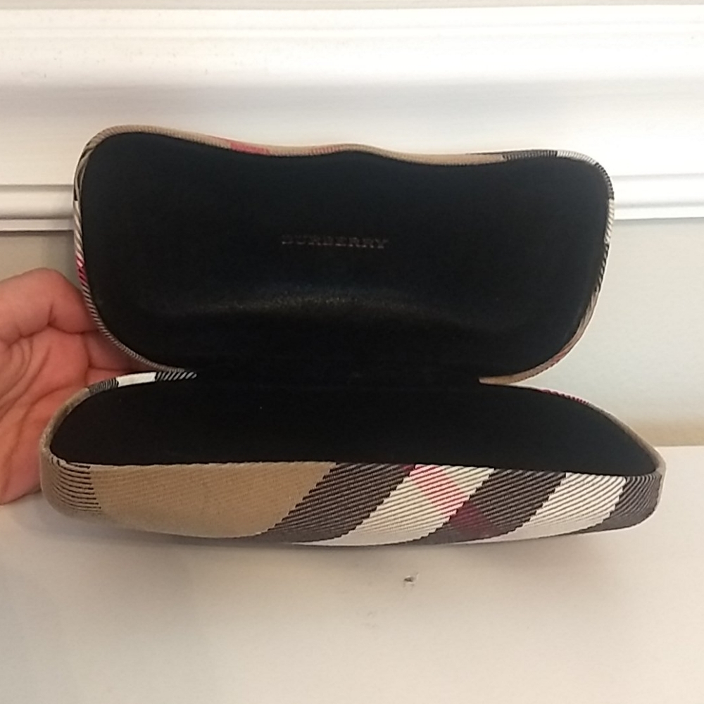 Burberry Sunglasses case
